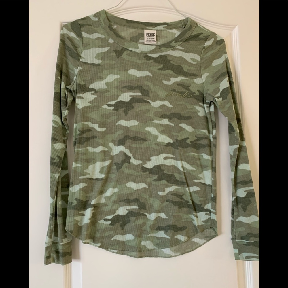 Victoria’s Secret long sleeve tees S